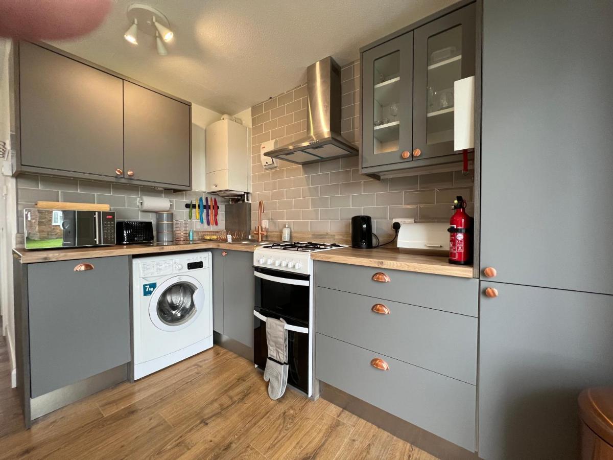 Chine Cottage Self-Catering Coastal Bungalow In Rural West Wight Freshwater Luaran gambar